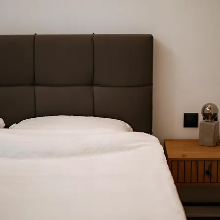 شقة 64 لاريسا